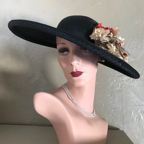 DAZZLING 1940s' BLACK STRAW WIDE BRIM HAT WITH FABRIC "CARNATIONS"